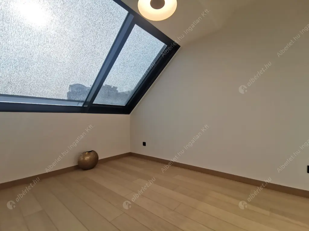 Kiadó albérlet 1013000 Ft/hó áron: Budapest, VI. kerület  Király utca. Mérete: 85 nm, 3 szobás | Alberlet.hu - 6517329
