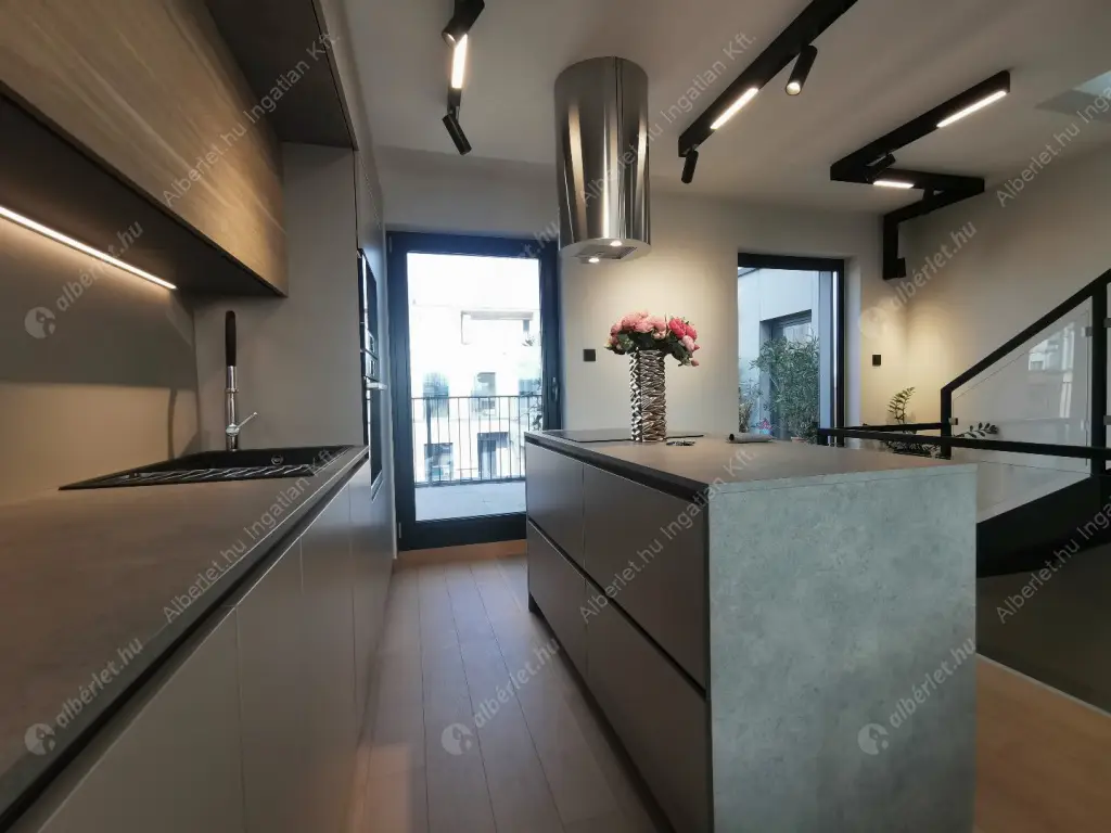 Kiadó albérlet 1013000 Ft/hó áron: Budapest, VI. kerület  Király utca. Mérete: 85 nm, 3 szobás | Alberlet.hu - 6517337