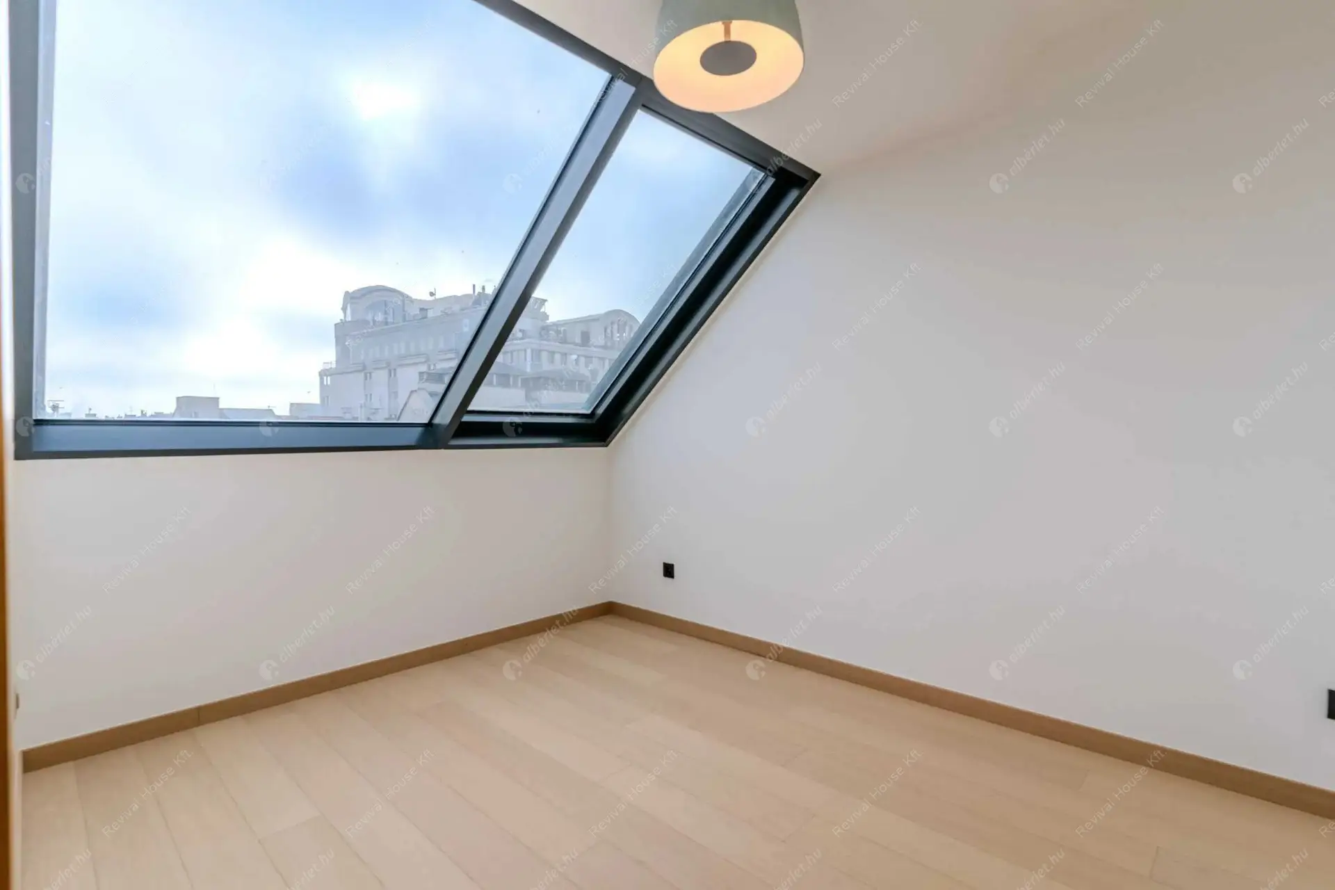 Kiadó albérlet 1005000 Ft/hó áron: Budapest, VI. kerület  Király utca. Mérete: 86 nm, 3 szobás | Alberlet.hu - 6502489