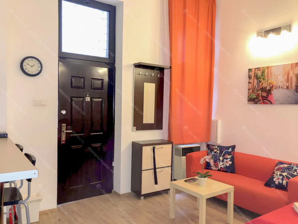 Kiadó albérlet 237000 Ft/hó áron: Budapest, VI. kerület  Lázár utca. Mérete: 25 nm, 1 szobás | Alberlet.hu - 6658961