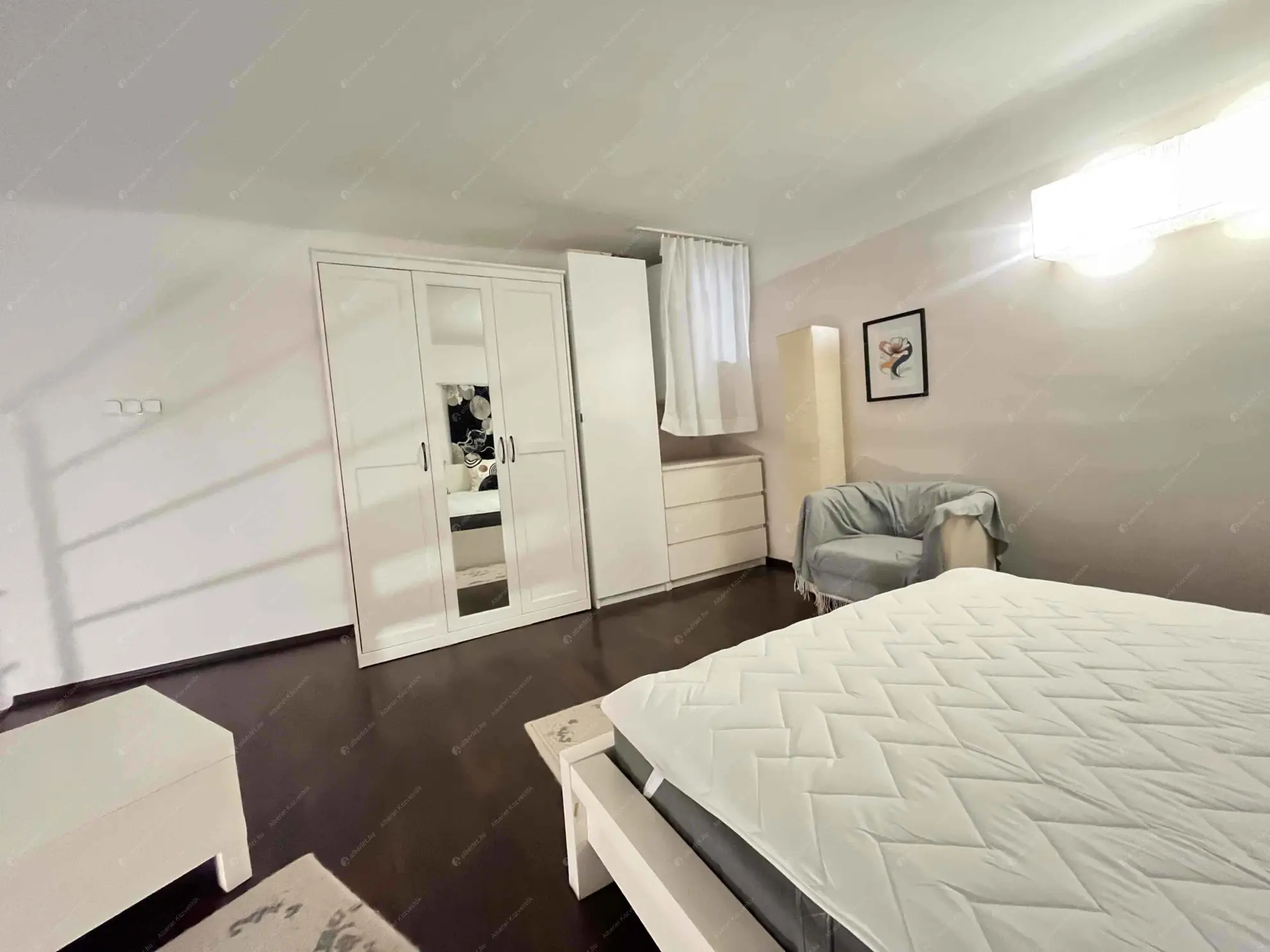 Kiadó albérlet 220000 Ft/hó áron: Budapest, VI. kerület  Lázár utca. Mérete: 27 nm, 1 szobás | Alberlet.hu - 6595923