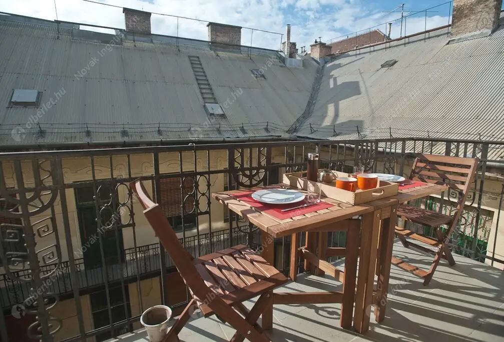 Kiadó albérlet 235000 Ft/hó áron: Budapest, VI. kerület  Lázár utca. Mérete: 28 nm, 1 szobás | Alberlet.hu - 6613308