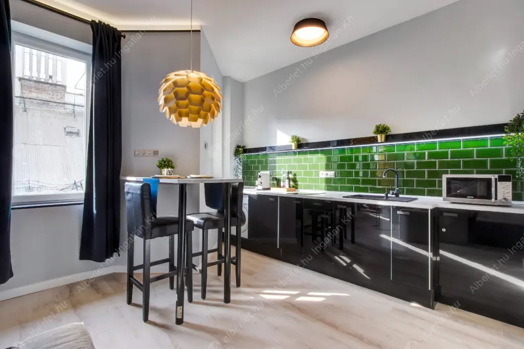 Kiadó albérlet 200000 Ft/hó áron: Budapest, VI. kerület  Lázár utca. Mérete: 28 nm, 1 szobás | Alberlet.hu - 6634259