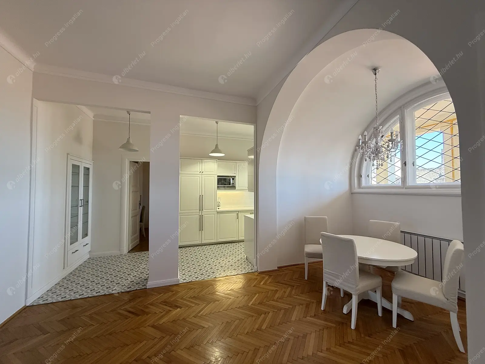 Kiadó albérlet 764000 Ft/hó áron: Budapest, VI. kerület  Liszt Ferenc tér. Mérete: 104 nm, 3 szobás | Alberlet.hu - 6601730