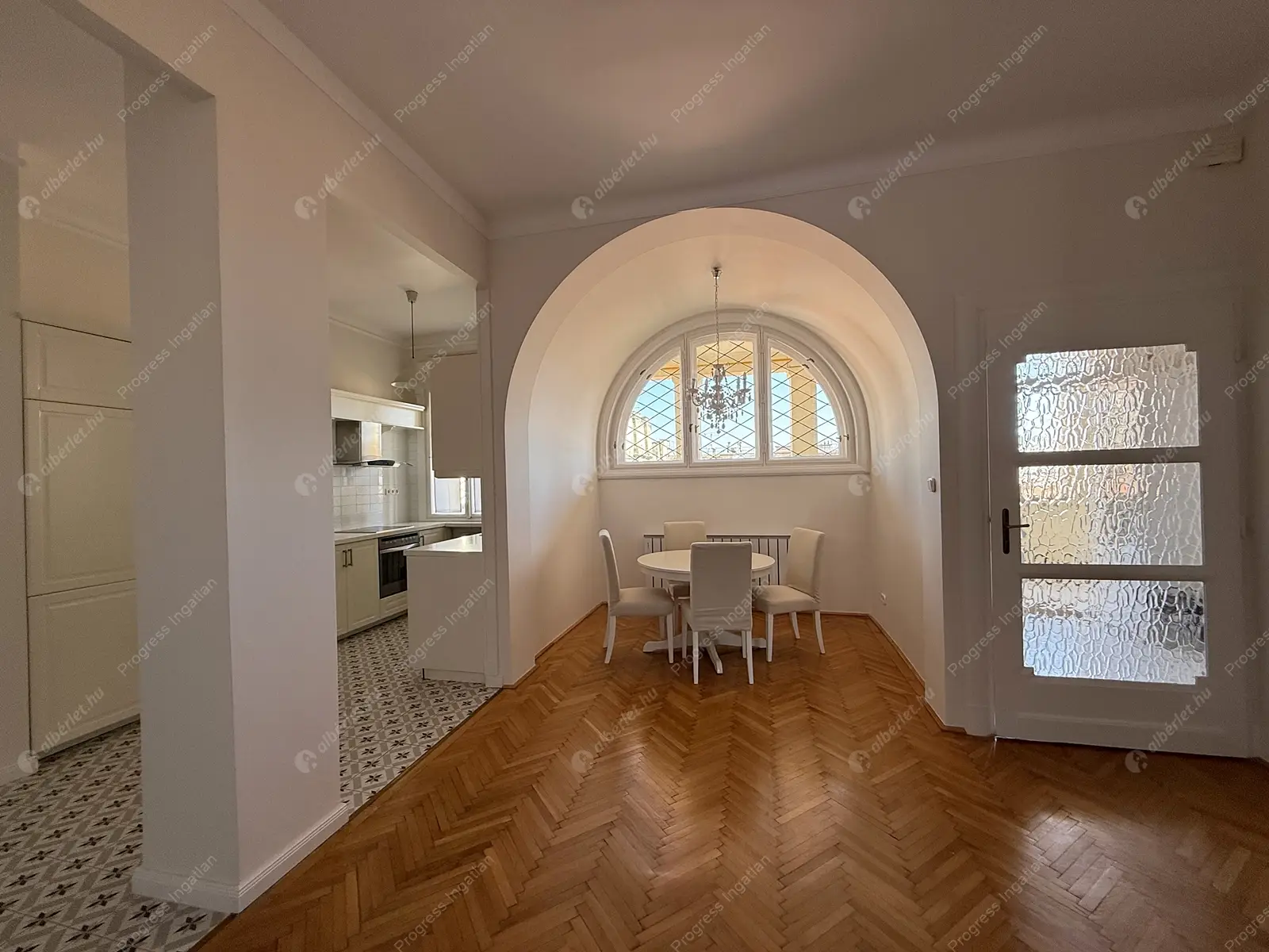 Kiadó albérlet 764000 Ft/hó áron: Budapest, VI. kerület  Liszt Ferenc tér. Mérete: 104 nm, 3 szobás | Alberlet.hu - 6601734
