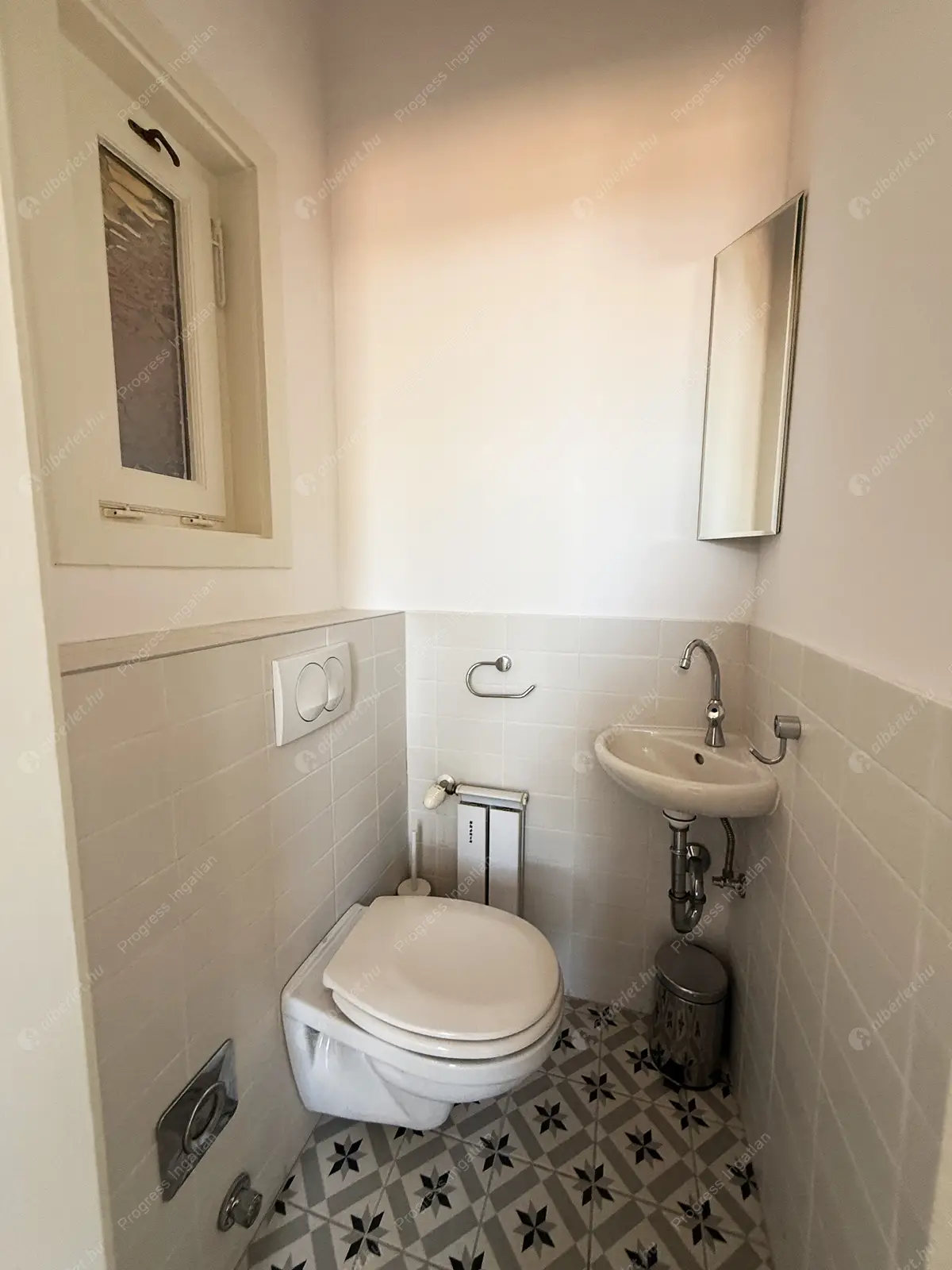 Kiadó albérlet 764000 Ft/hó áron: Budapest, VI. kerület  Liszt Ferenc tér. Mérete: 104 nm, 3 szobás | Alberlet.hu - 6601737