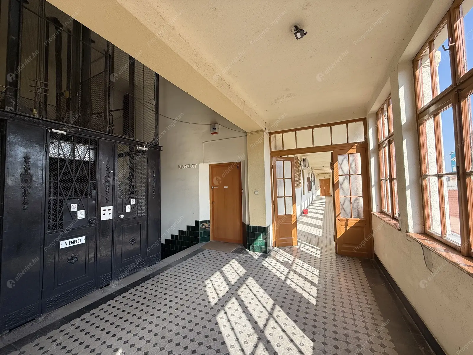 Kiadó albérlet 764000 Ft/hó áron: Budapest, VI. kerület  Liszt Ferenc tér. Mérete: 104 nm, 3 szobás | Alberlet.hu - 6601741