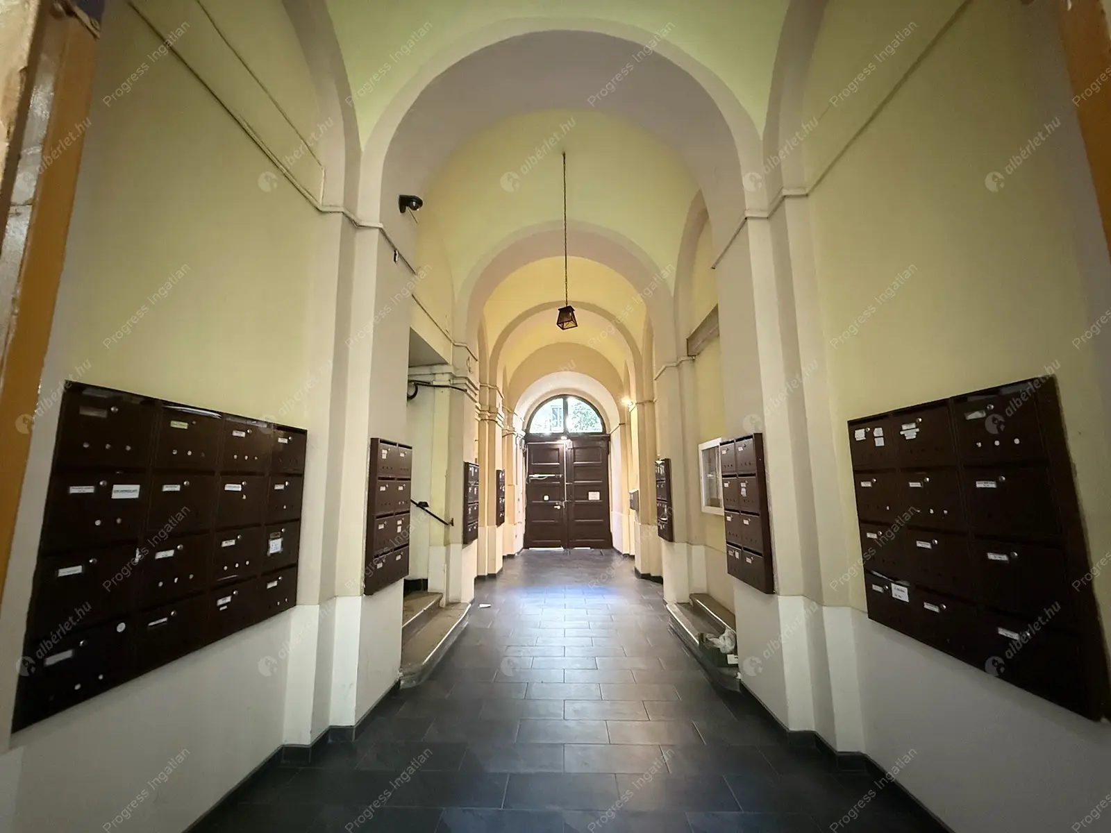 Kiadó albérlet 764000 Ft/hó áron: Budapest, VI. kerület  Liszt Ferenc tér. Mérete: 104 nm, 3 szobás | Alberlet.hu - 6601743