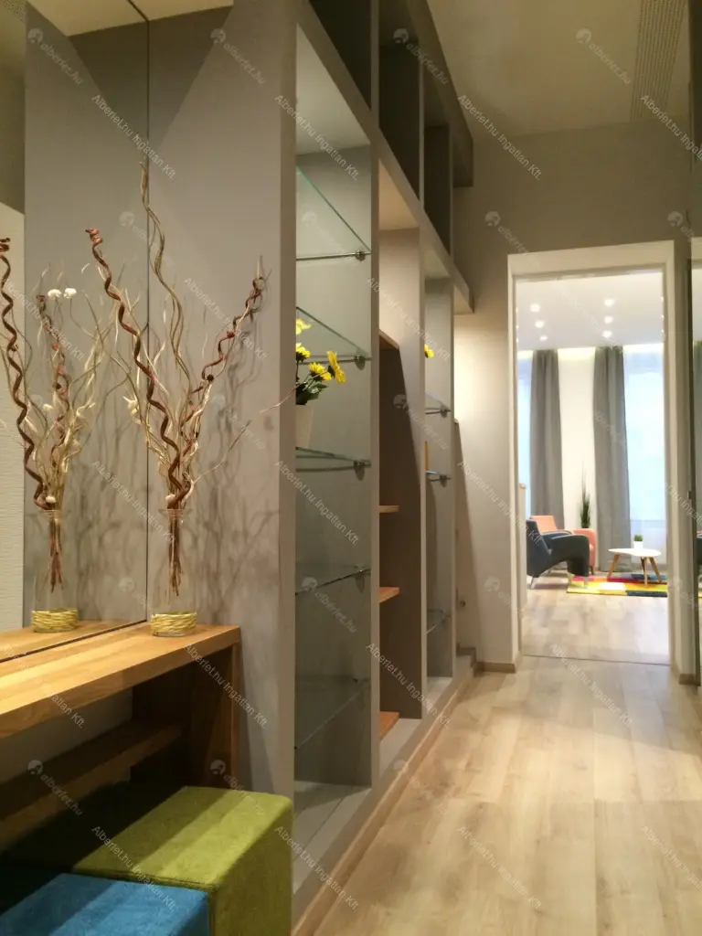 Kiadó albérlet 399000 Ft/hó áron: Budapest, VI. kerület  Liszt Ferenc tér. Mérete: 55 nm, 2 szobás | Alberlet.hu - 6656368