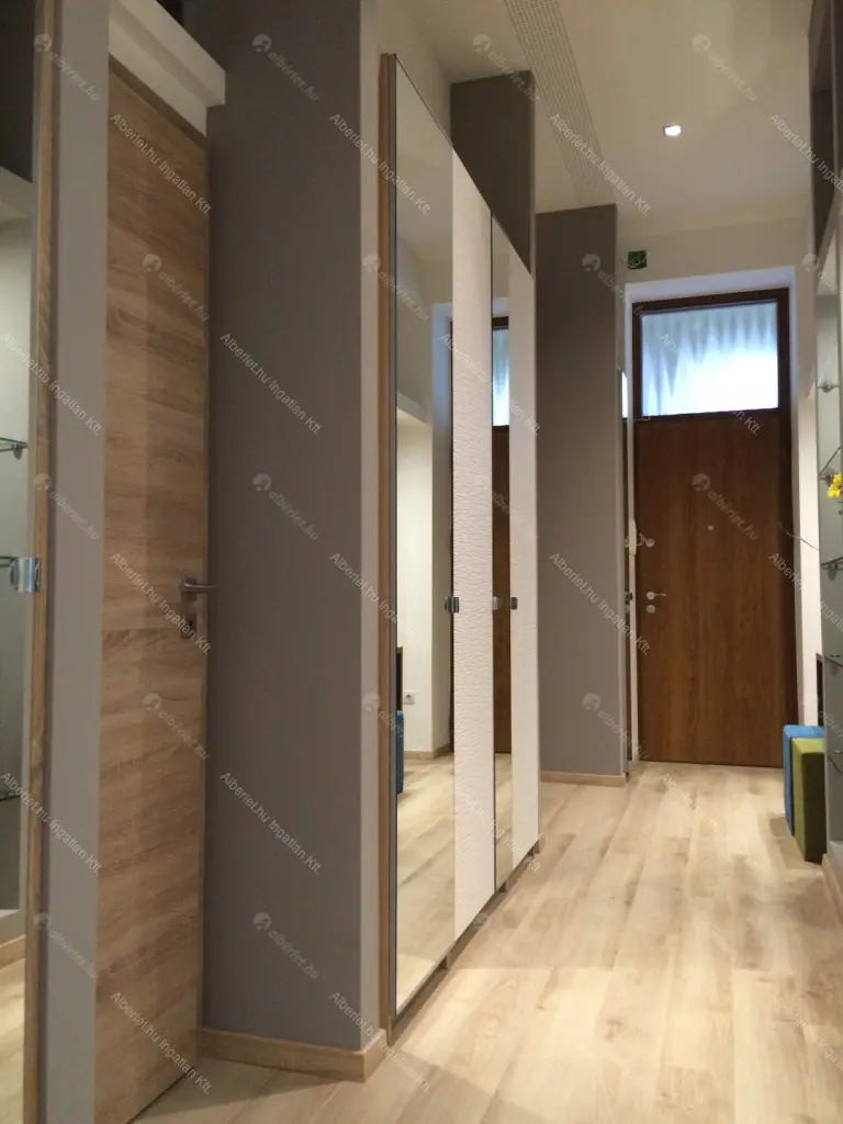 Kiadó albérlet 399000 Ft/hó áron: Budapest, VI. kerület  Liszt Ferenc tér. Mérete: 55 nm, 2 szobás | Alberlet.hu - 6656372