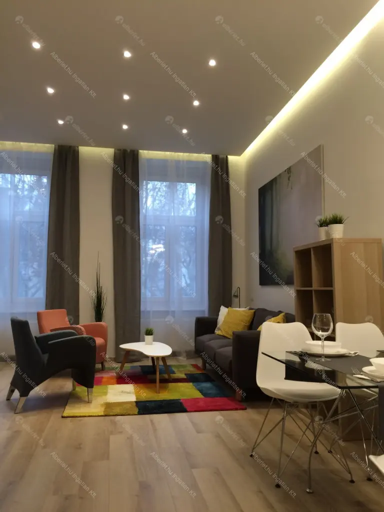 Kiadó albérlet 399000 Ft/hó áron: Budapest, VI. kerület  Liszt Ferenc tér. Mérete: 55 nm, 2 szobás | Alberlet.hu - 6706132