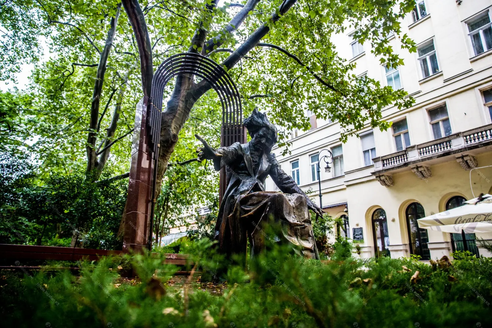 Kiadó albérlet 375000 Ft/hó áron: Budapest, VI. kerület  Liszt Ferenc tér. Mérete: 55 nm, 2 szobás | Alberlet.hu - 6671138