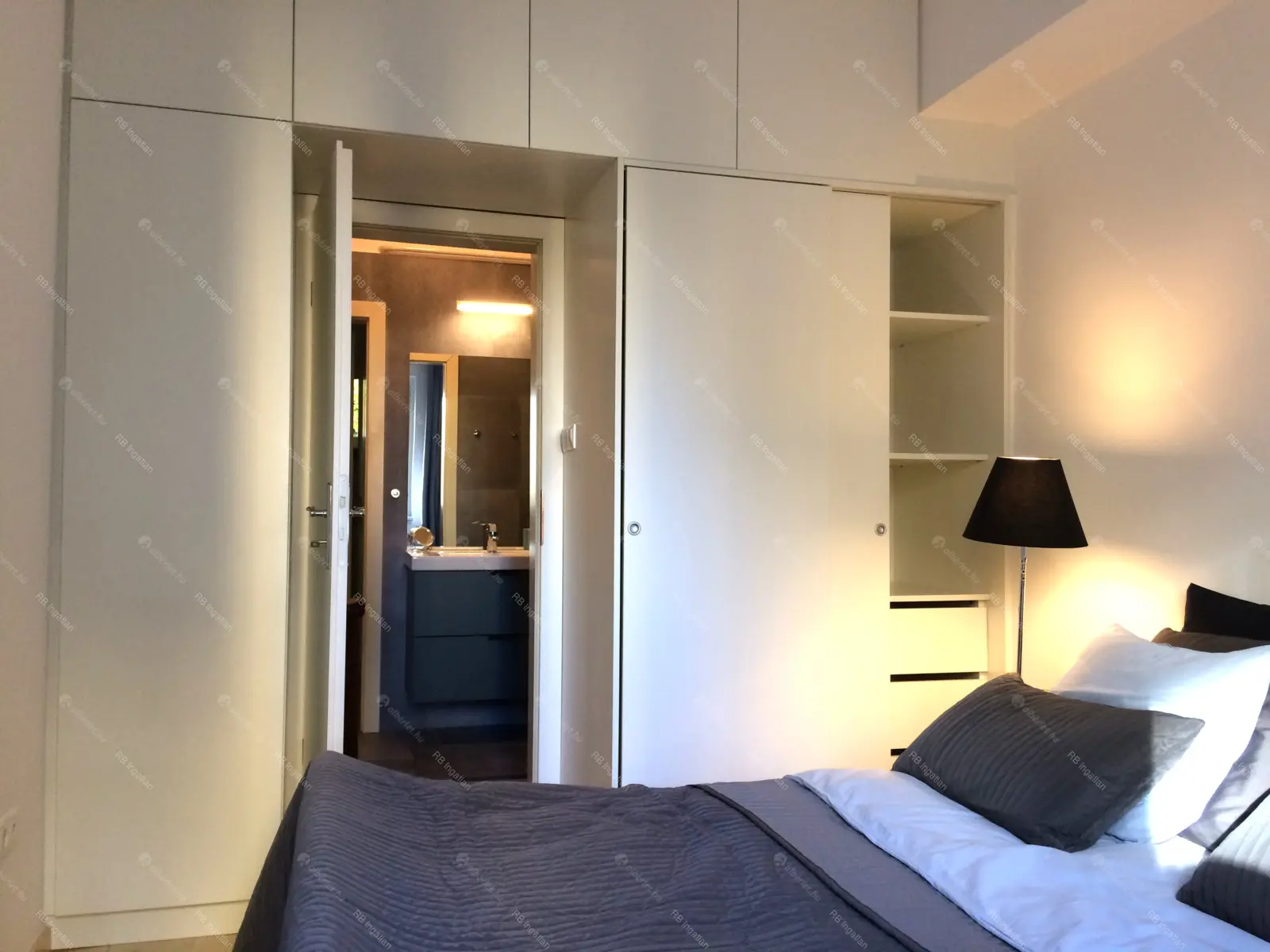 Kiadó albérlet 391000 Ft/hó áron: Budapest, VI. kerület  Liszt Ferenc tér. Mérete: 67 nm, 2 szobás | Alberlet.hu - 6646344