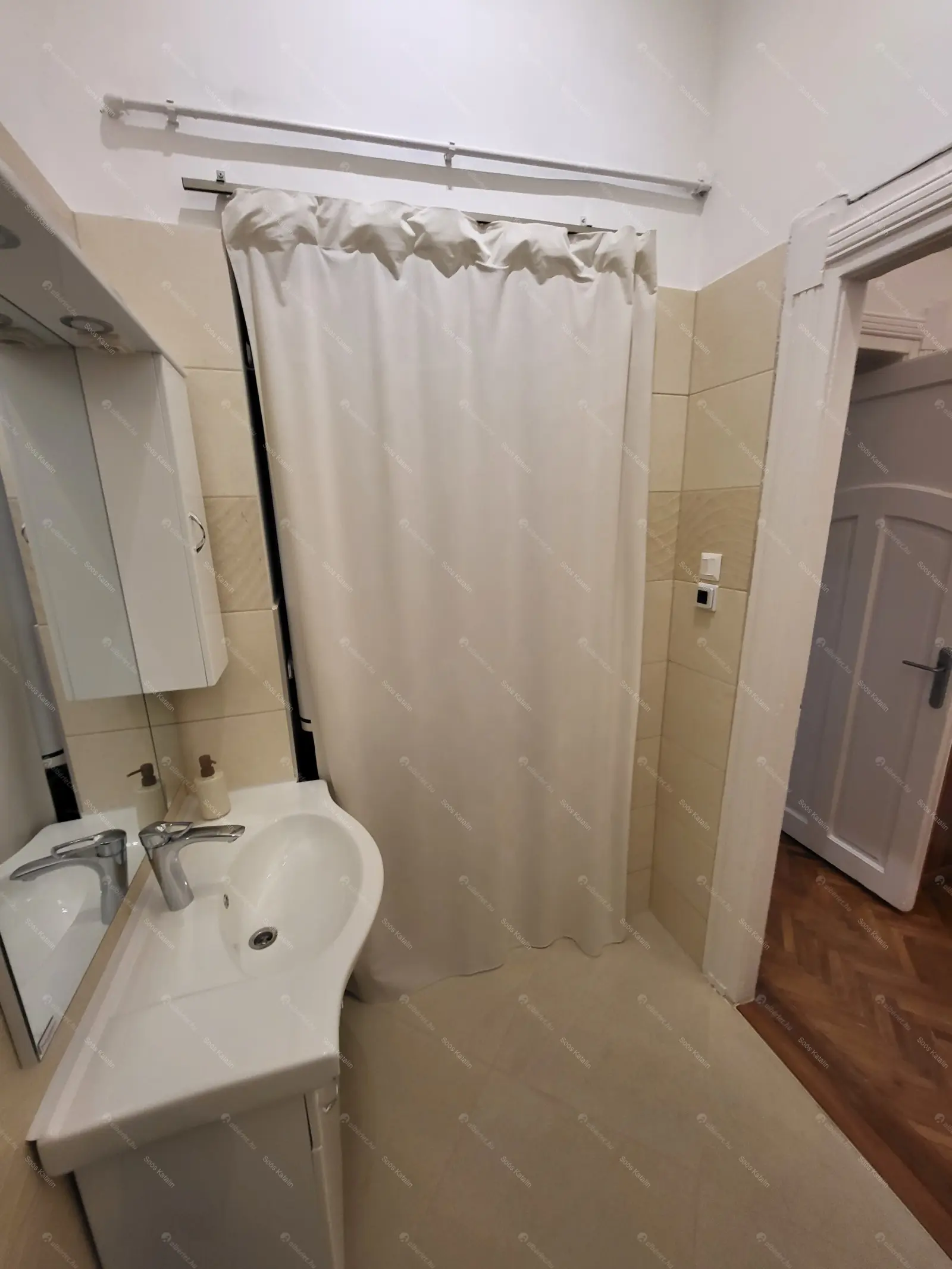 Kiadó albérlet 250000 Ft/hó áron: Budapest, VI. kerület  Lovag utca. Mérete: 38 nm, 1 szobás | Alberlet.hu - 6656720