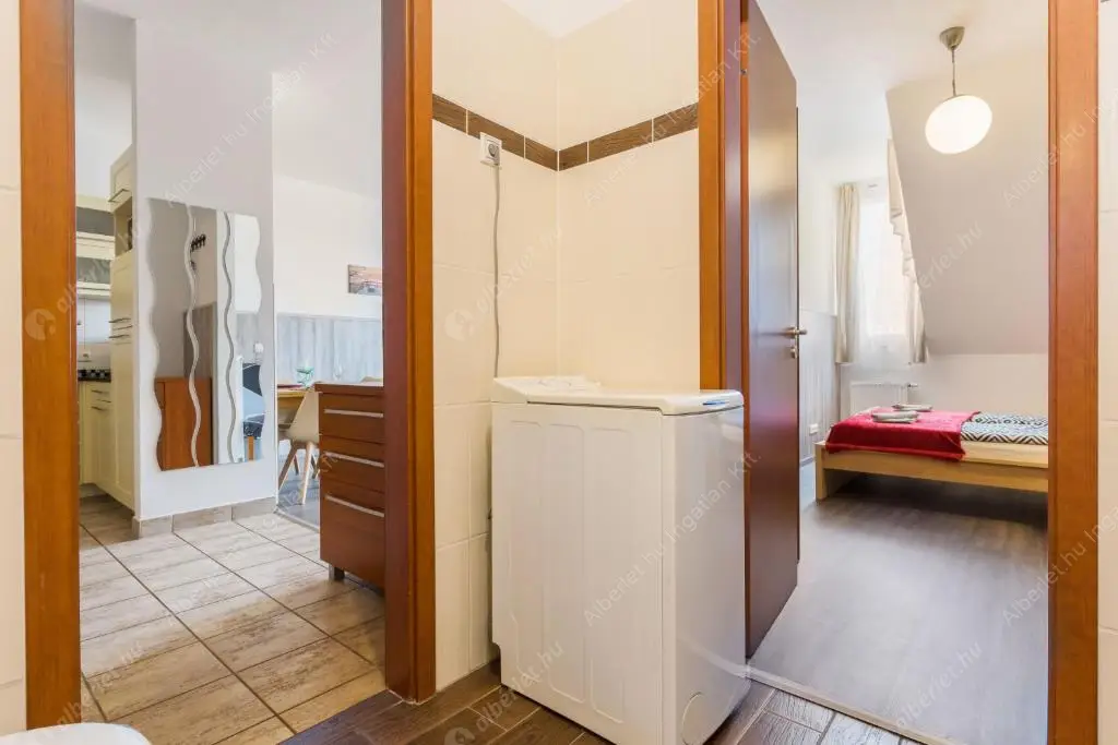 Kiadó albérlet 320000 Ft/hó áron: Budapest, VI. kerület  Lovag utca. Mérete: 47 nm, 2 szobás | Alberlet.hu - 6630247