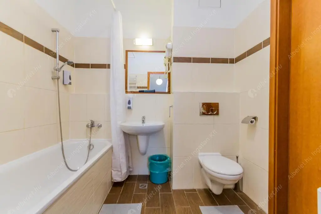 Kiadó albérlet 320000 Ft/hó áron: Budapest, VI. kerület  Lovag utca. Mérete: 47 nm, 2 szobás | Alberlet.hu - 6630250