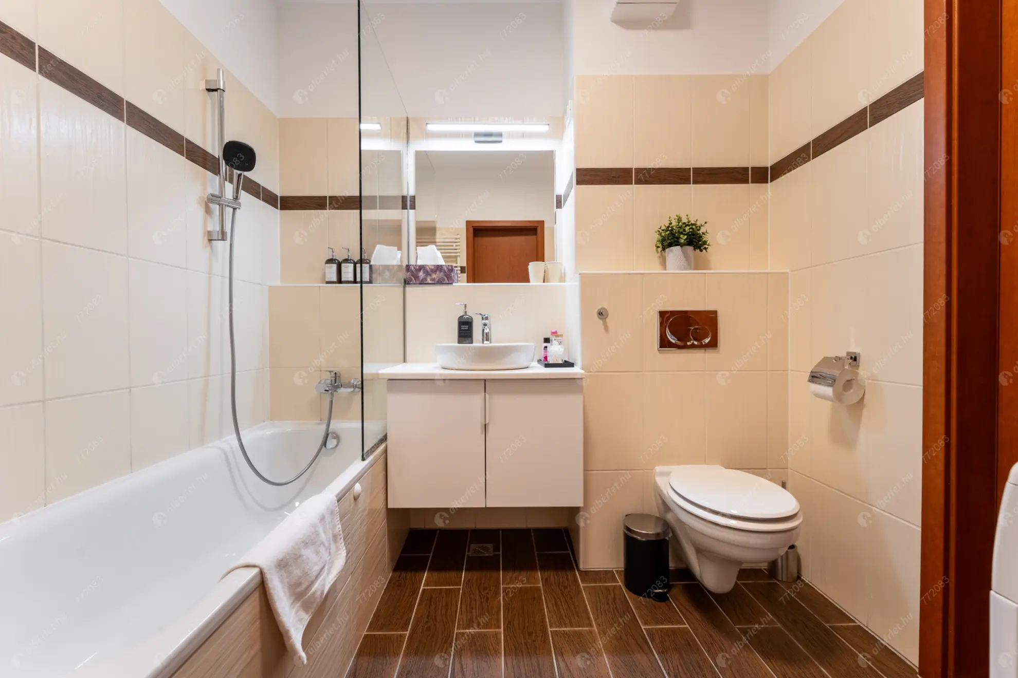 Kiadó albérlet 300000 Ft/hó áron: Budapest, VI. kerület  Lovag utca. Mérete: 49 nm, 2 szobás | Alberlet.hu - 6608460