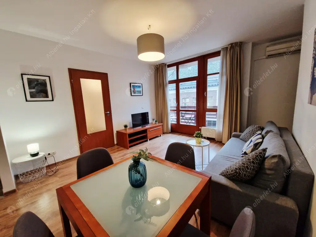Kiadó albérlet 270000 Ft/hó áron: Budapest, VI. kerület  Lovag utca. Mérete: 50 nm, 1 szobás | Alberlet.hu - 6636986
