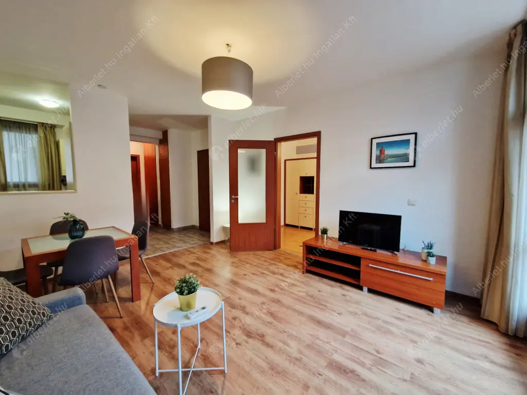 Kiadó albérlet 270000 Ft/hó áron: Budapest, VI. kerület  Lovag utca. Mérete: 50 nm, 1 szobás | Alberlet.hu - 6636988