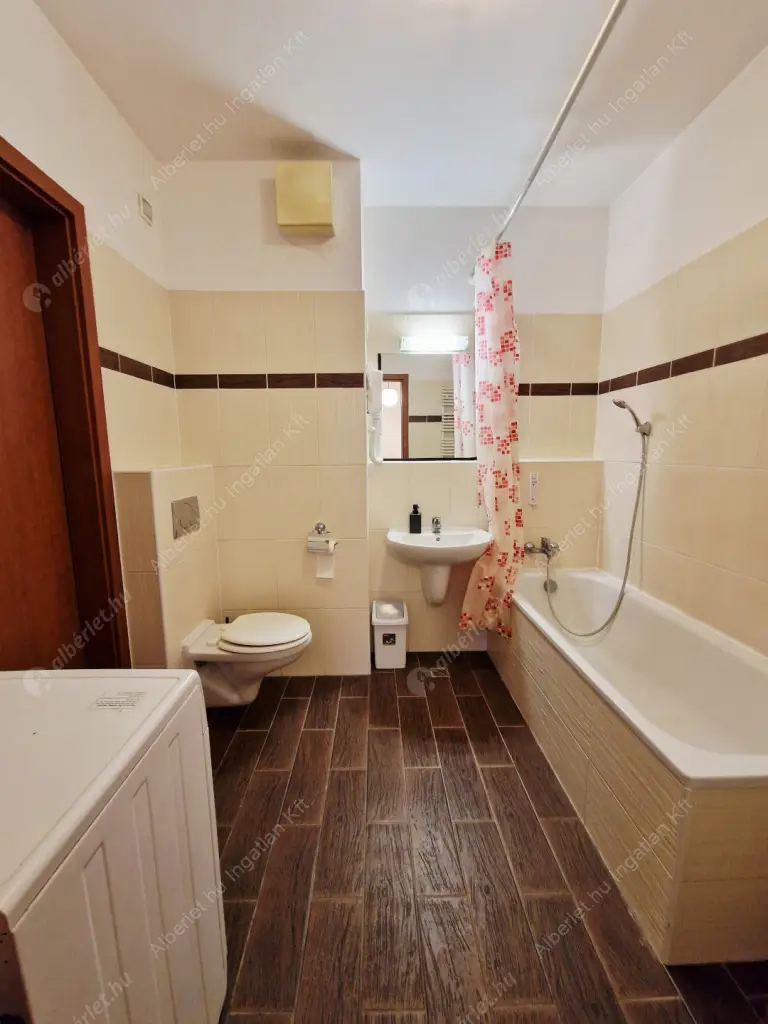 Kiadó albérlet 270000 Ft/hó áron: Budapest, VI. kerület  Lovag utca. Mérete: 50 nm, 1 szobás | Alberlet.hu - 6636999