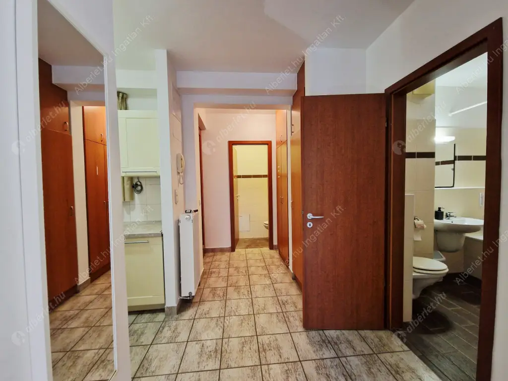 Kiadó albérlet 270000 Ft/hó áron: Budapest, VI. kerület  Lovag utca. Mérete: 50 nm, 1 szobás | Alberlet.hu - 6637003