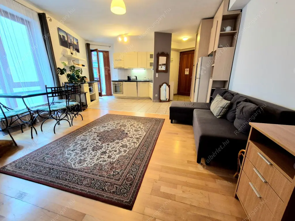 Kiadó albérlet 350000 Ft/hó áron: Budapest, VI. kerület  Lovag utca. Mérete: 51 nm, 2 szobás | Alberlet.hu - 6537769