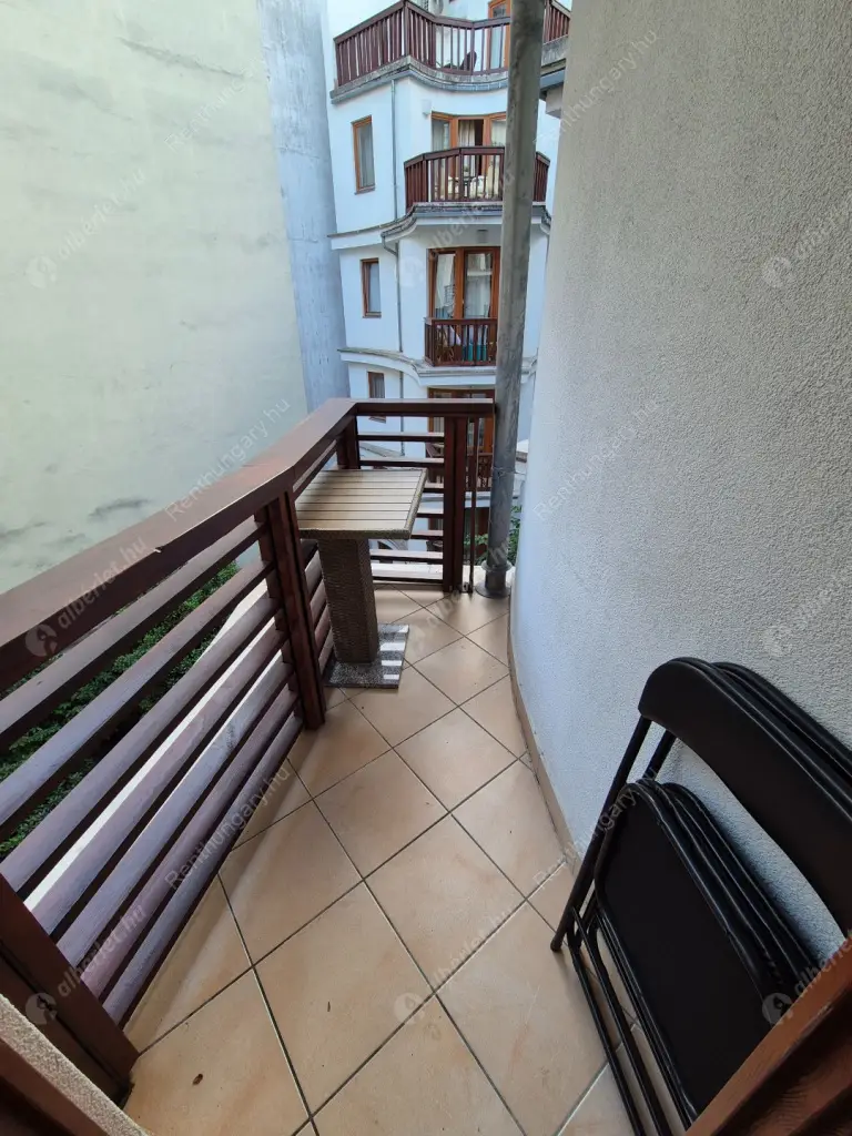 Kiadó albérlet 350000 Ft/hó áron: Budapest, VI. kerület  Lovag utca. Mérete: 51 nm, 2 szobás | Alberlet.hu - 6537770