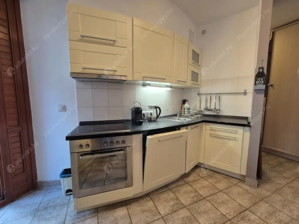 Kiadó albérlet 350000 Ft/hó áron: Budapest, VI. kerület  Lovag utca. Mérete: 51 nm, 2 szobás | Alberlet.hu - 6537776