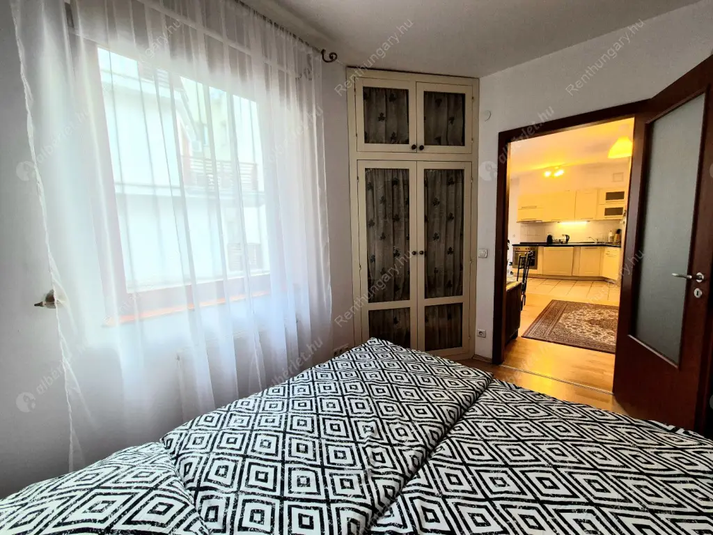 Kiadó albérlet 350000 Ft/hó áron: Budapest, VI. kerület  Lovag utca. Mérete: 51 nm, 2 szobás | Alberlet.hu - 6537782