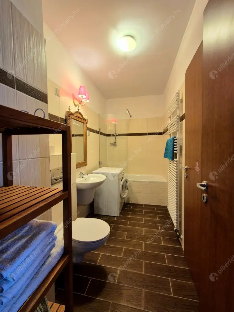 Kiadó albérlet 350000 Ft/hó áron: Budapest, VI. kerület  Lovag utca. Mérete: 51 nm, 2 szobás | Alberlet.hu - 6537783