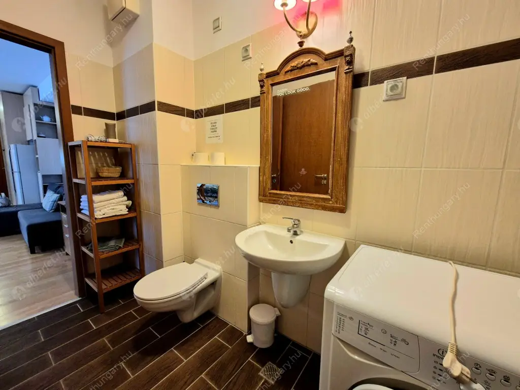 Kiadó albérlet 350000 Ft/hó áron: Budapest, VI. kerület  Lovag utca. Mérete: 51 nm, 2 szobás | Alberlet.hu - 6537785