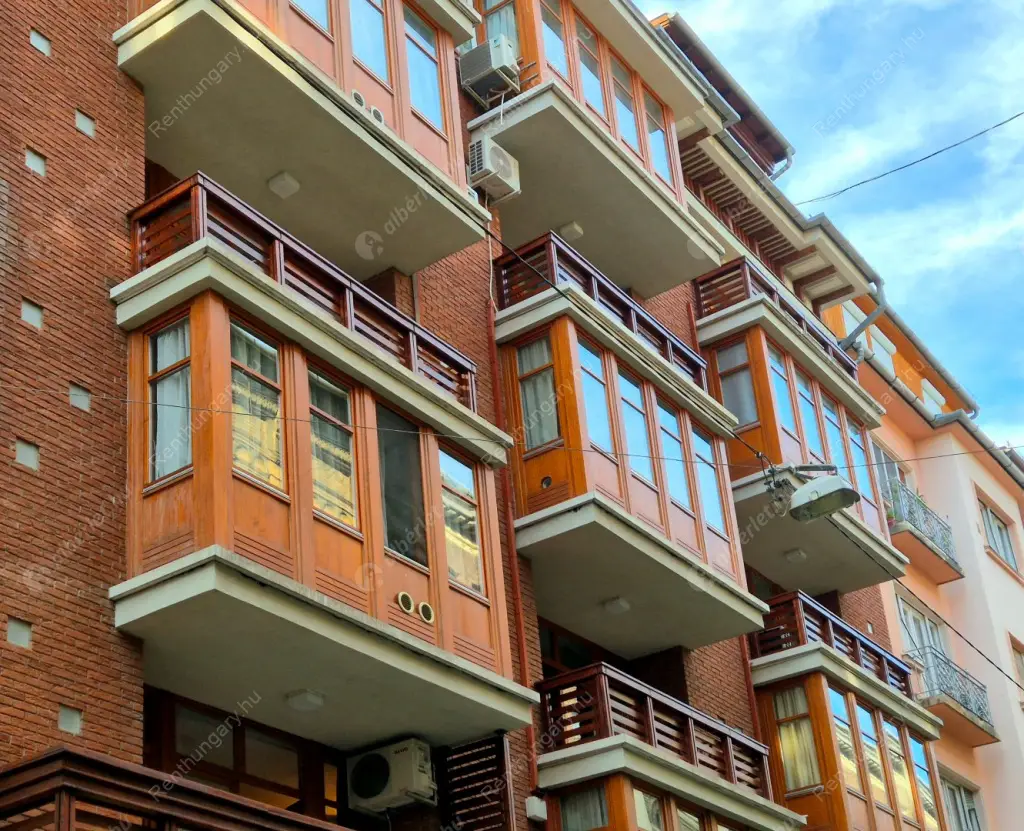 Kiadó albérlet 350000 Ft/hó áron: Budapest, VI. kerület  Lovag utca. Mérete: 51 nm, 2 szobás | Alberlet.hu - 6537789