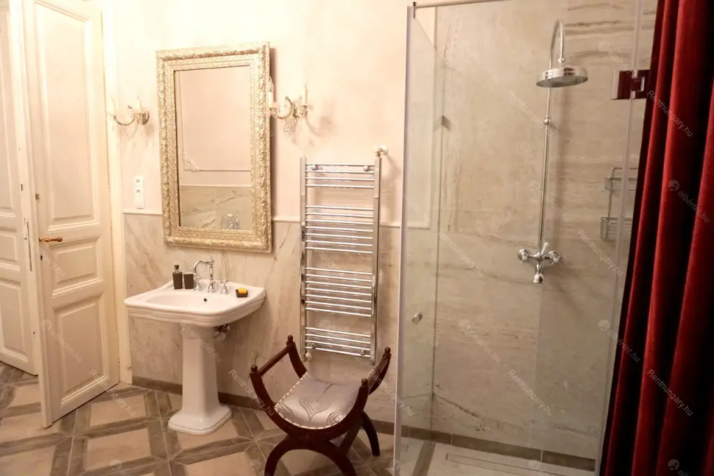 Kiadó albérlet 420000 Ft/hó áron: Budapest, VI. kerület  Mozsár utca. Mérete: 90 nm, 2 szobás | Alberlet.hu - 6693826