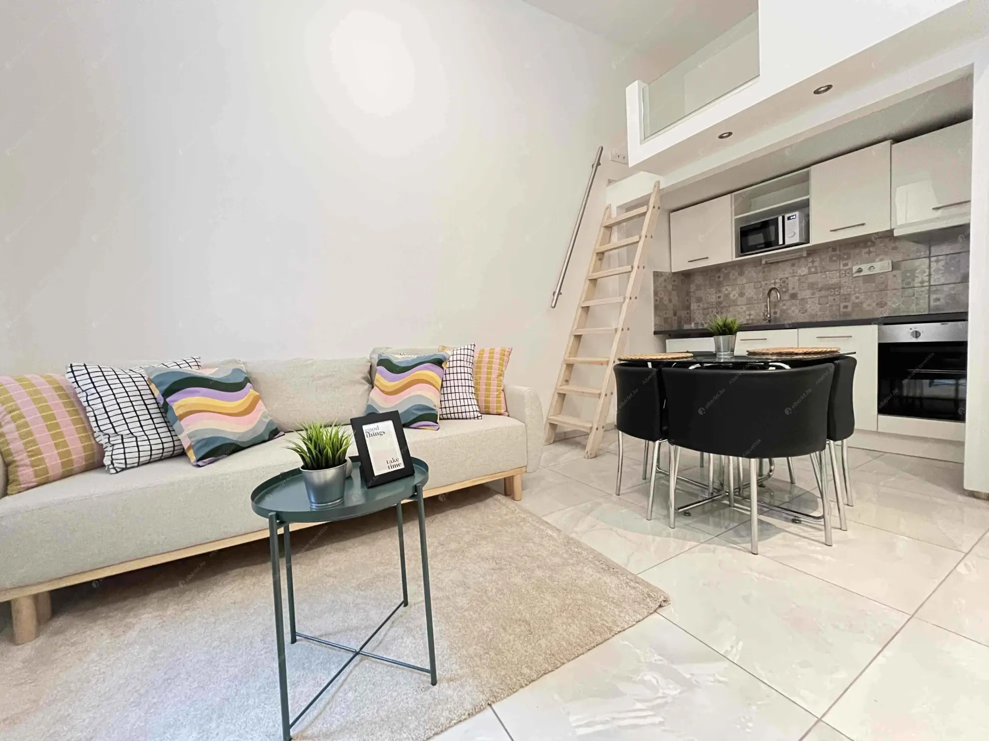 Kiadó albérlet 180000 Ft/hó áron: Budapest, VI. kerület  Nagymező utca. Mérete: 25 nm, 1 szobás | Alberlet.hu - 6609592