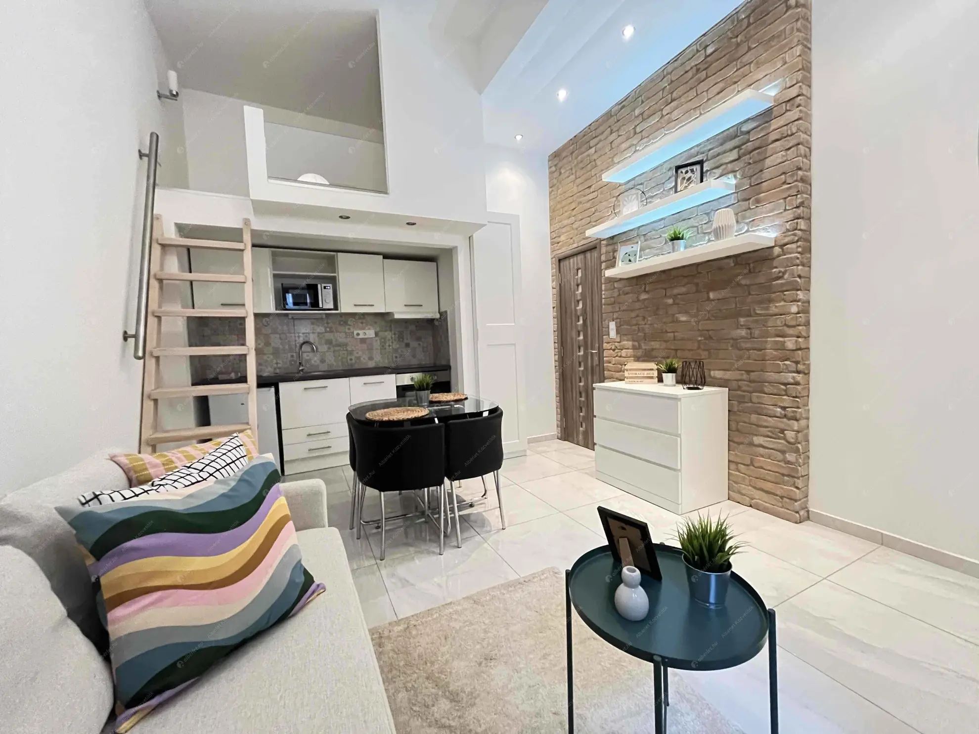 Kiadó albérlet 180000 Ft/hó áron: Budapest, VI. kerület  Nagymező utca. Mérete: 25 nm, 1 szobás | Alberlet.hu - 6609593