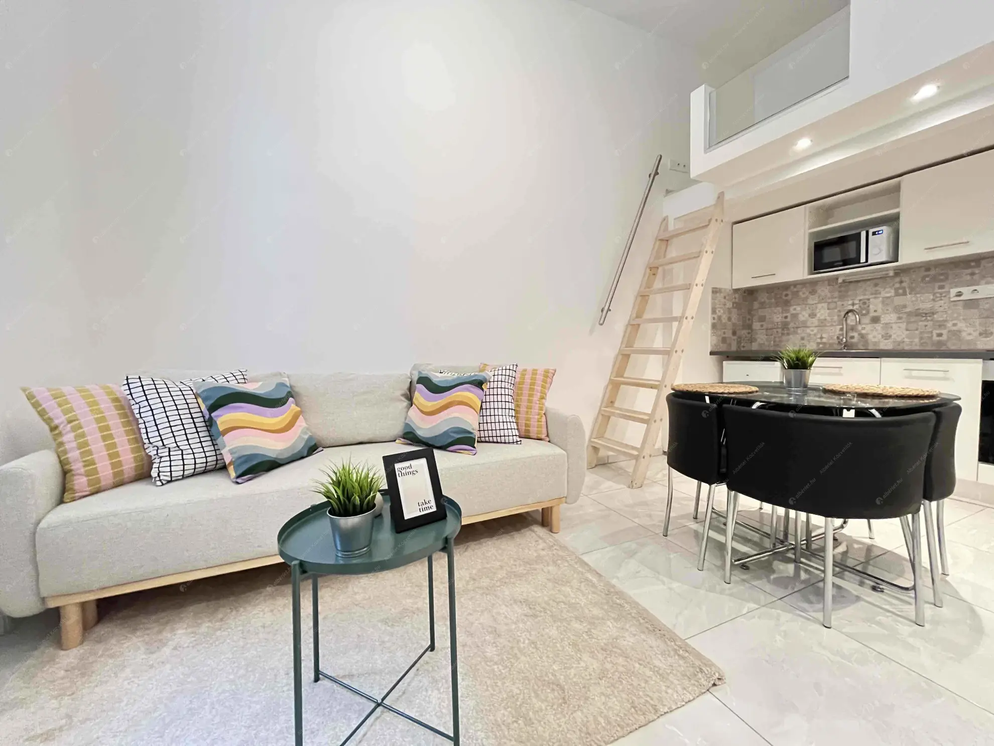 Kiadó albérlet 180000 Ft/hó áron: Budapest, VI. kerület  Nagymező utca. Mérete: 25 nm, 1 szobás | Alberlet.hu - 6609596