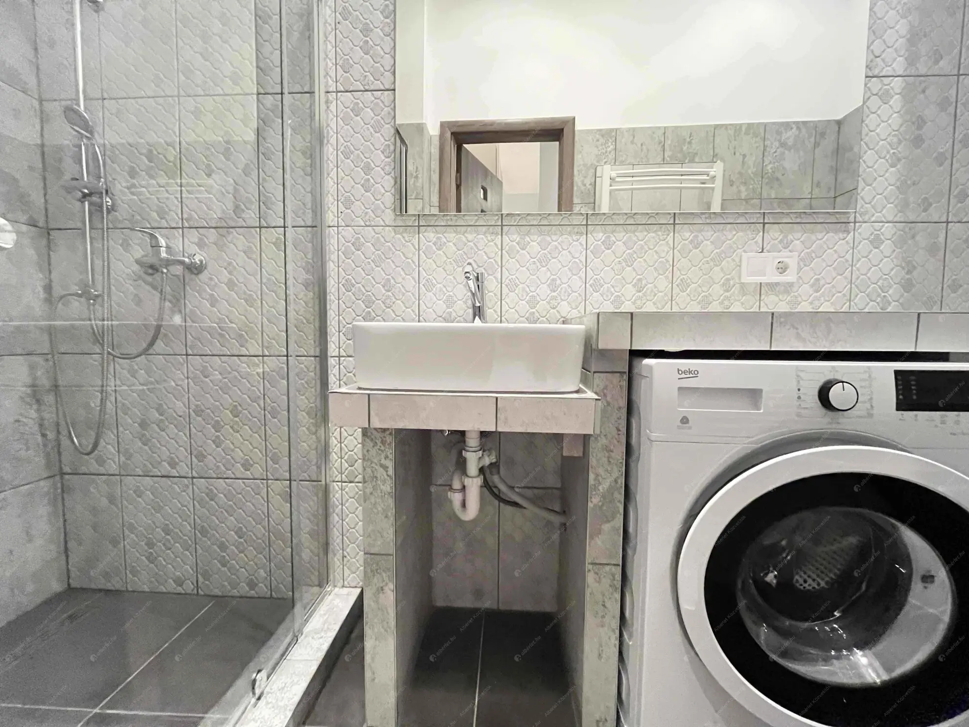 Kiadó albérlet 180000 Ft/hó áron: Budapest, VI. kerület  Nagymező utca. Mérete: 25 nm, 1 szobás | Alberlet.hu - 6609598