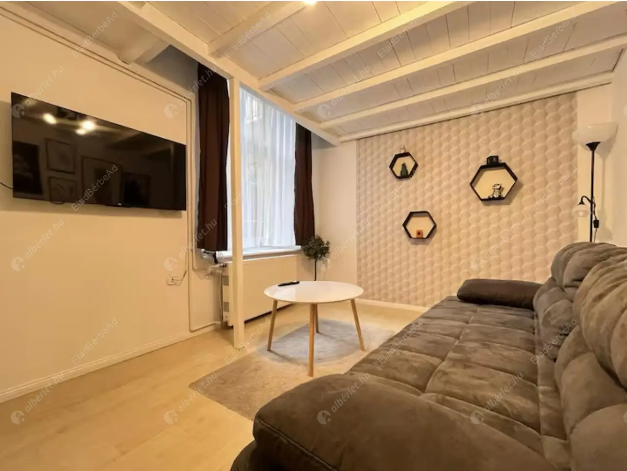 Kiadó albérlet 190000 Ft/hó áron: Budapest, VI. kerület  Nagymező utca. Mérete: 26 nm, 1 szobás | Alberlet.hu - 6621224