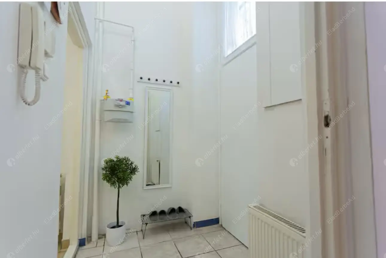 Kiadó albérlet 190000 Ft/hó áron: Budapest, VI. kerület  Nagymező utca. Mérete: 26 nm, 1 szobás | Alberlet.hu - 6621226