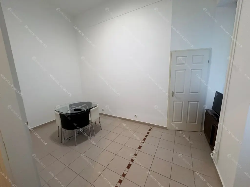 Kiadó albérlet 189000 Ft/hó áron: Budapest, VI. kerület  Nagymező utca. Mérete: 27 nm, 1 szobás | Alberlet.hu - 6667917