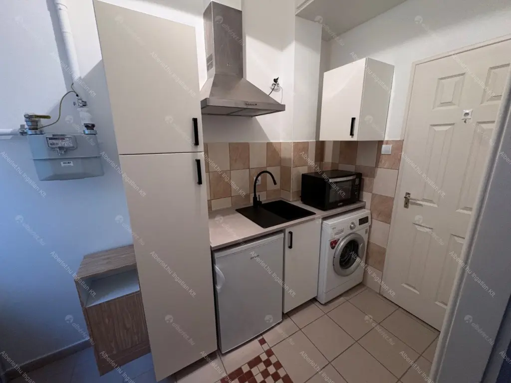 Kiadó albérlet 189000 Ft/hó áron: Budapest, VI. kerület  Nagymező utca. Mérete: 27 nm, 1 szobás | Alberlet.hu - 6667918