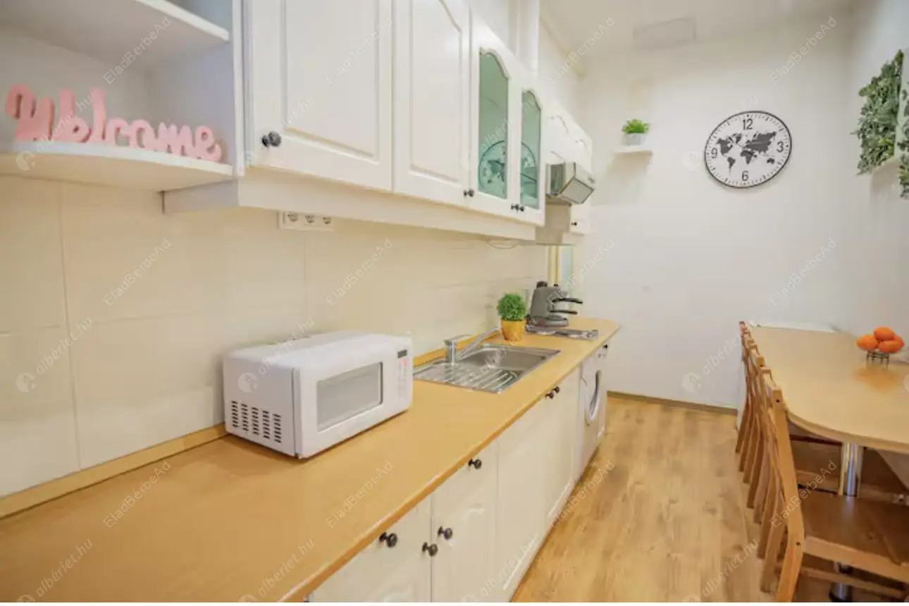 Kiadó albérlet 190000 Ft/hó áron: Budapest, VI. kerület  Nagymező utca. Mérete: 28 nm, 1 szobás | Alberlet.hu - 6624214