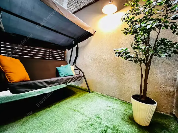 Kiadó albérlet 190000 Ft/hó áron: Budapest, VI. kerület  Nagymező utca. Mérete: 28 nm, 1 szobás | Alberlet.hu - 6624221