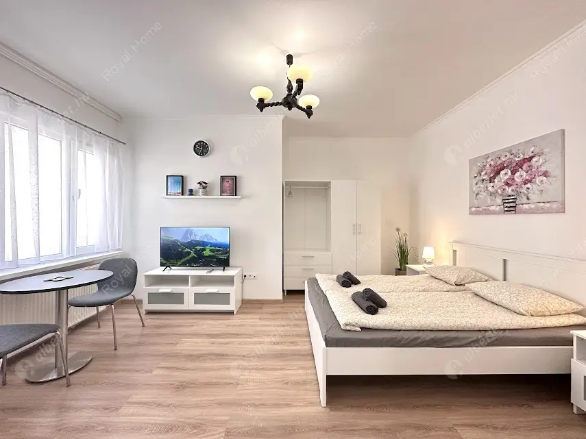 Kiadó albérlet 249000 Ft/hó áron: Budapest, VI. kerület  Nagymező utca. Mérete: 30 nm, 1 szobás | Alberlet.hu - 6616508