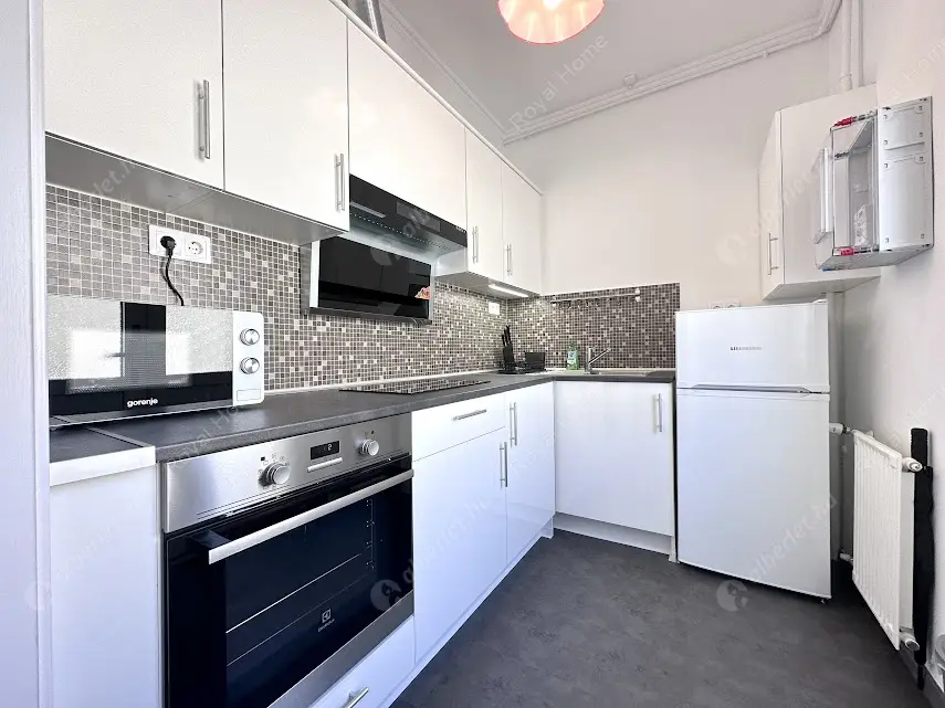 Kiadó albérlet 249000 Ft/hó áron: Budapest, VI. kerület  Nagymező utca. Mérete: 30 nm, 1 szobás | Alberlet.hu - 6616510