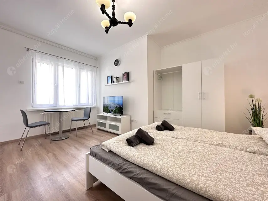 Kiadó albérlet 249000 Ft/hó áron: Budapest, VI. kerület  Nagymező utca. Mérete: 30 nm, 1 szobás | Alberlet.hu - 6616511