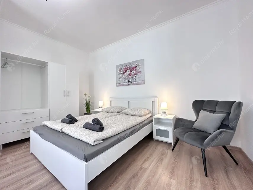 Kiadó albérlet 249000 Ft/hó áron: Budapest, VI. kerület  Nagymező utca. Mérete: 30 nm, 1 szobás | Alberlet.hu - 6616516