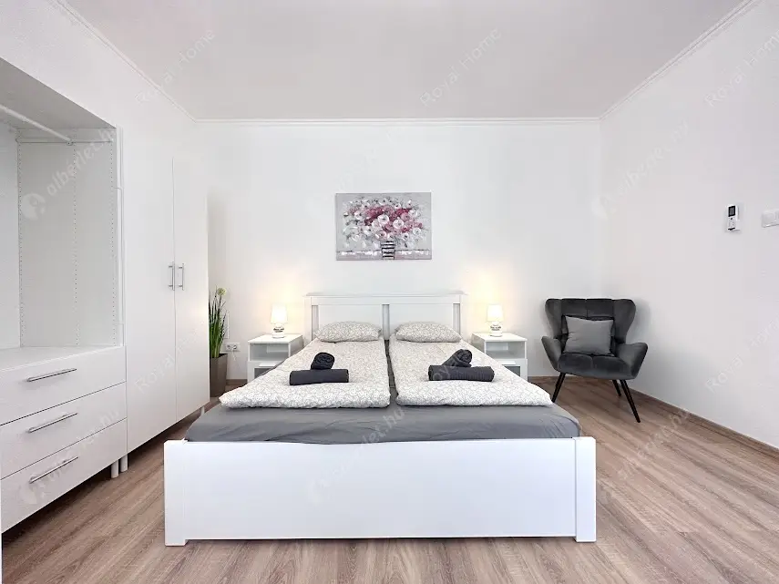 Kiadó albérlet 249000 Ft/hó áron: Budapest, VI. kerület  Nagymező utca. Mérete: 30 nm, 1 szobás | Alberlet.hu - 6616517