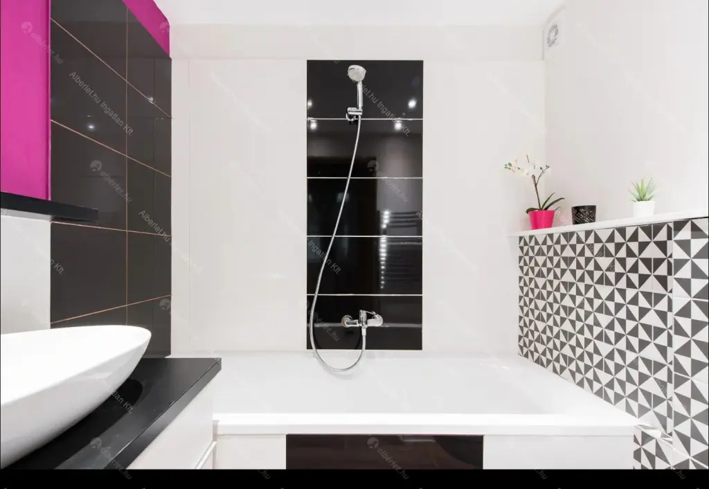 Kiadó albérlet 225000 Ft/hó áron: Budapest, VI. kerület  Nagymező utca. Mérete: 32 nm, 1 szobás | Alberlet.hu - 6706860