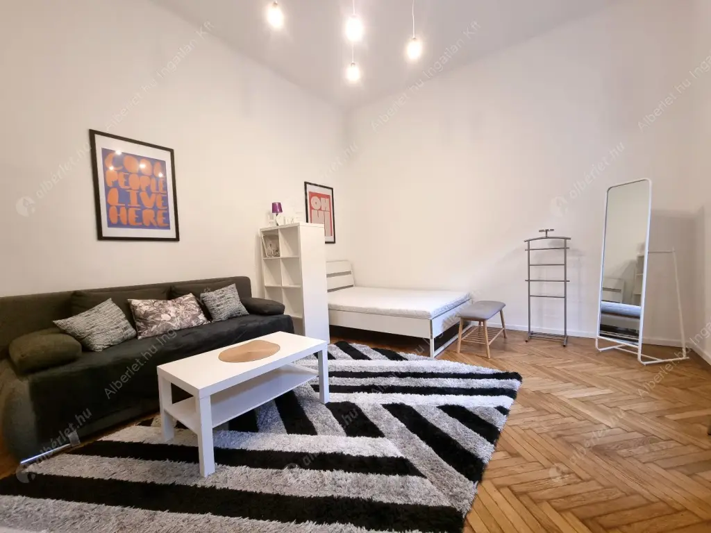 Kiadó albérlet 209000 Ft/hó áron: Budapest, VI. kerület  Nagymező utca. Mérete: 35 nm, 1 szobás | Alberlet.hu - 6581577